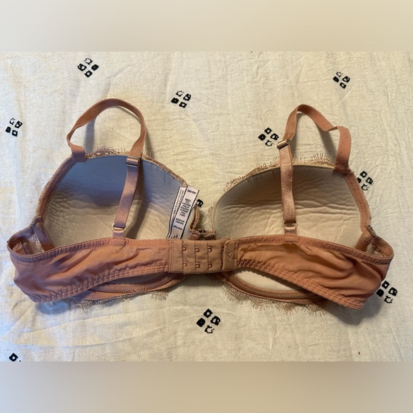 Victoria’s Secret Dream Angels Lined Demi - Picture 2 of 5